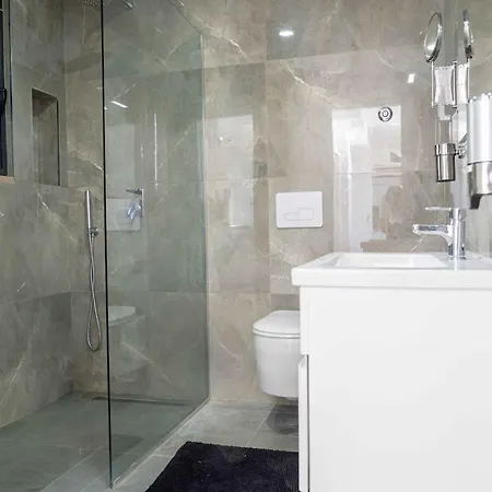 Beachfront Luxury Penthouse Sarandë