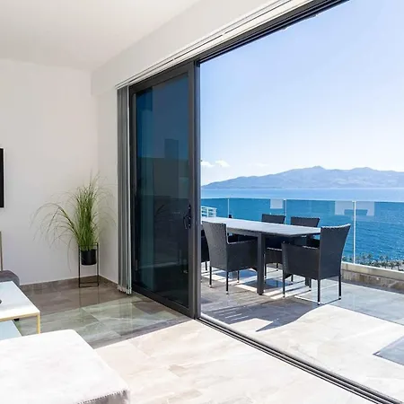 Beachfront Luxury Penthouse Lejlighed Sarandë