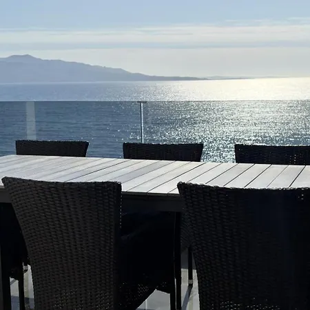 Beachfront Luxury Penthouse Appartamento