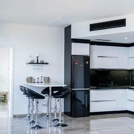 Beachfront Luxury Penthouse Appartamento *