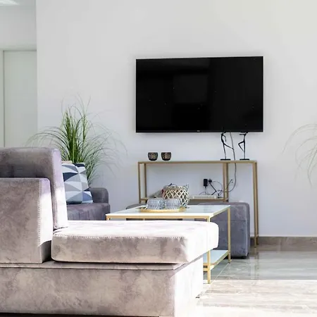 Апартаменты Beachfront Luxury Penthouse Саранда