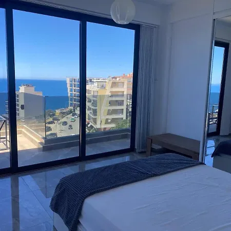 Beachfront Luxury Penthouse Апартаменты Саранда
