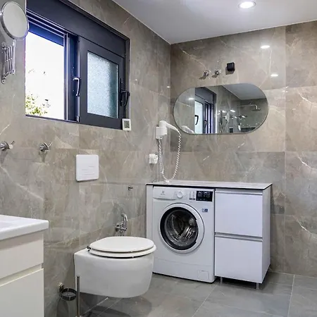 Beachfront Luxury Penthouse *