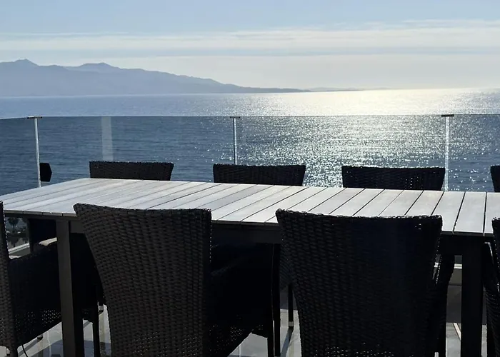 Beachfront Luxury Penthouse Daire