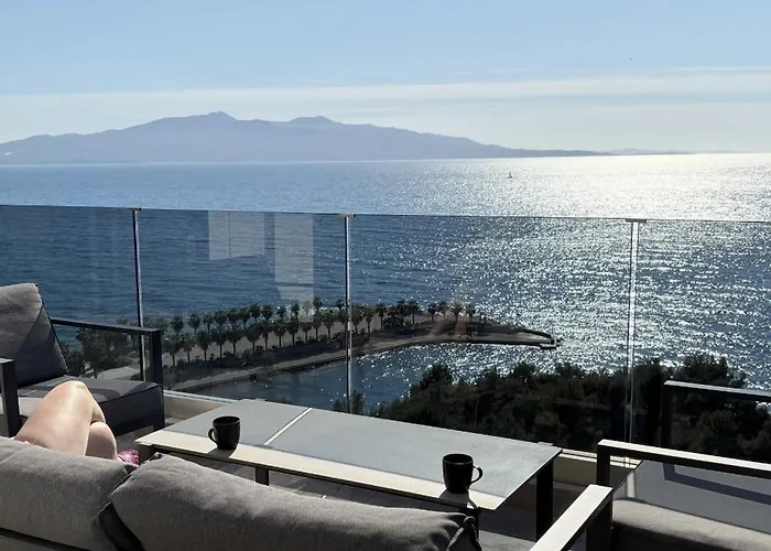 Beachfront Luxury Penthouse *