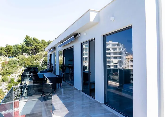 Beachfront Luxury Penthouse * Saranda