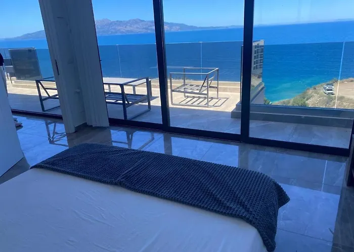 Daire Beachfront Luxury Penthouse Saranda