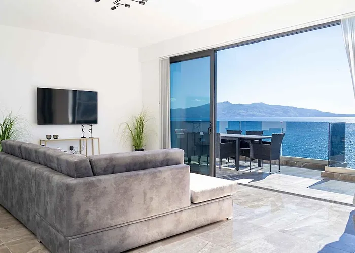 Beachfront Luxury Penthouse * Saranda