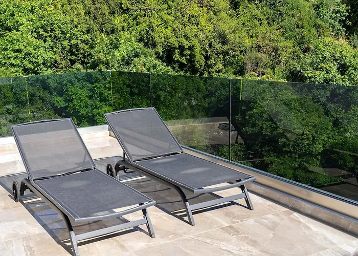 Daire Beachfront Luxury Penthouse Saranda